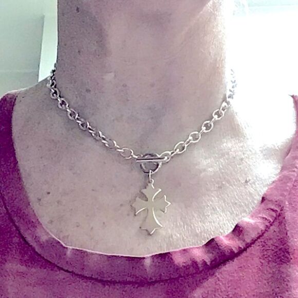 Hi Polished Silver Patonce Cross Toggle Necklace - Picture 2 of 2